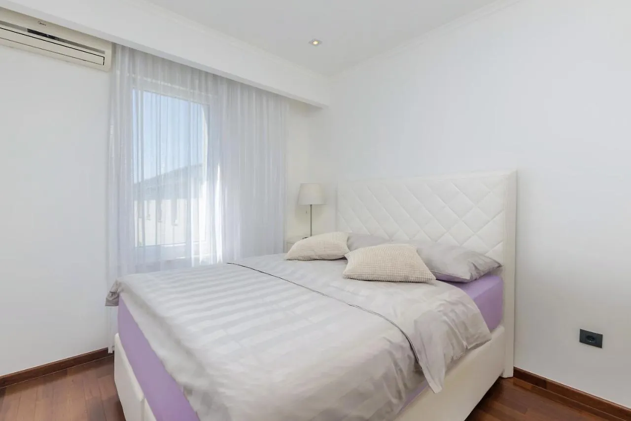 Adriatic Dream - Luxury Apartment & Private Pool Only For You 茨里克韦尼察 0*,  克罗地亚